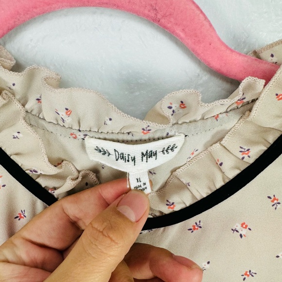 Daisy May Light Pink Button Down Ruffle Chiffon Floral Blouse - Picture 3 of 8